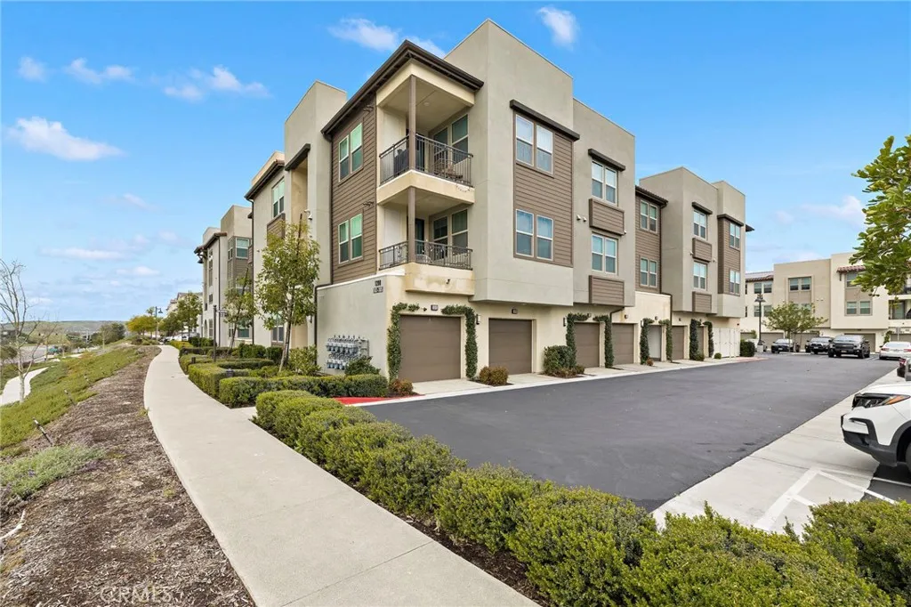 1200 Lasso Way 305, Ladera Ranch, California 92694 home-pic-25
