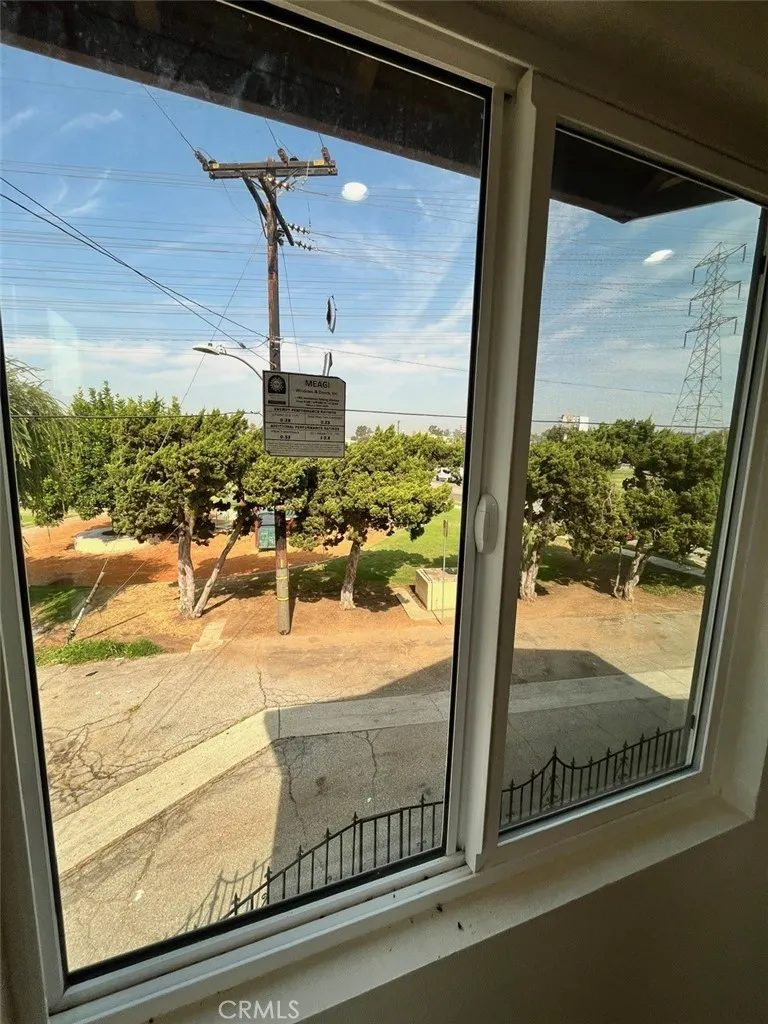 2645 W Via Corona, Montebello, California 90640 home-pic-22