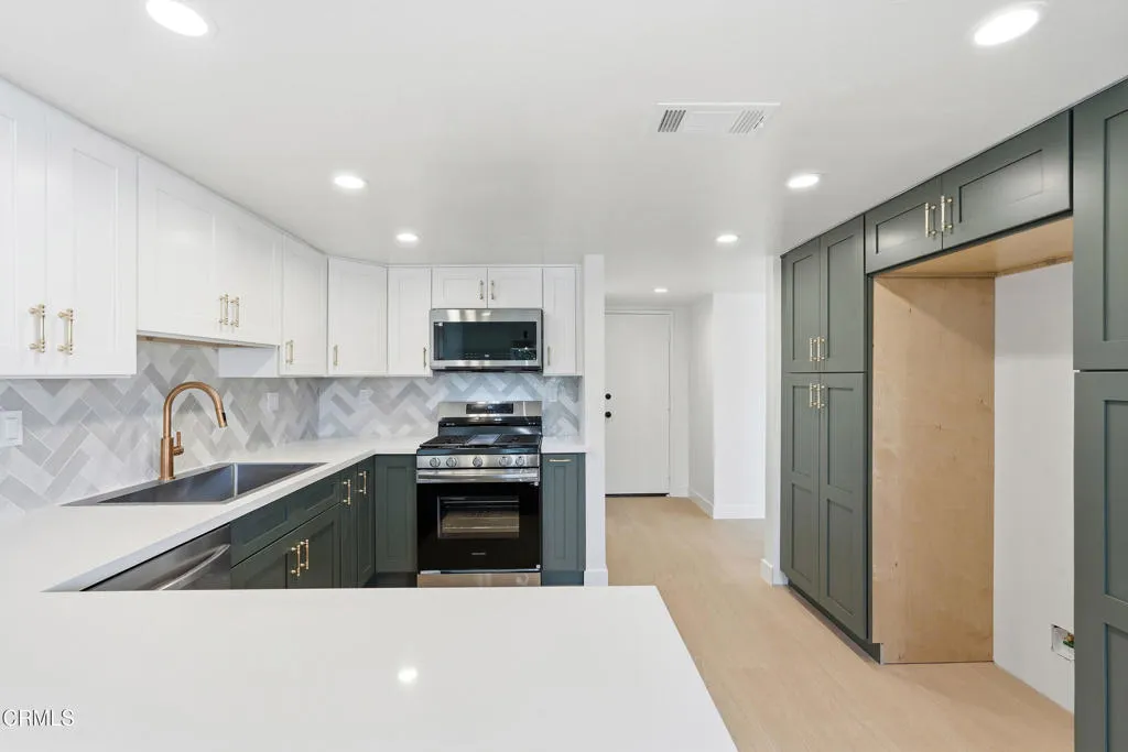 823 Earlham Street 4, Pasadena, California 91101 home-pic-11