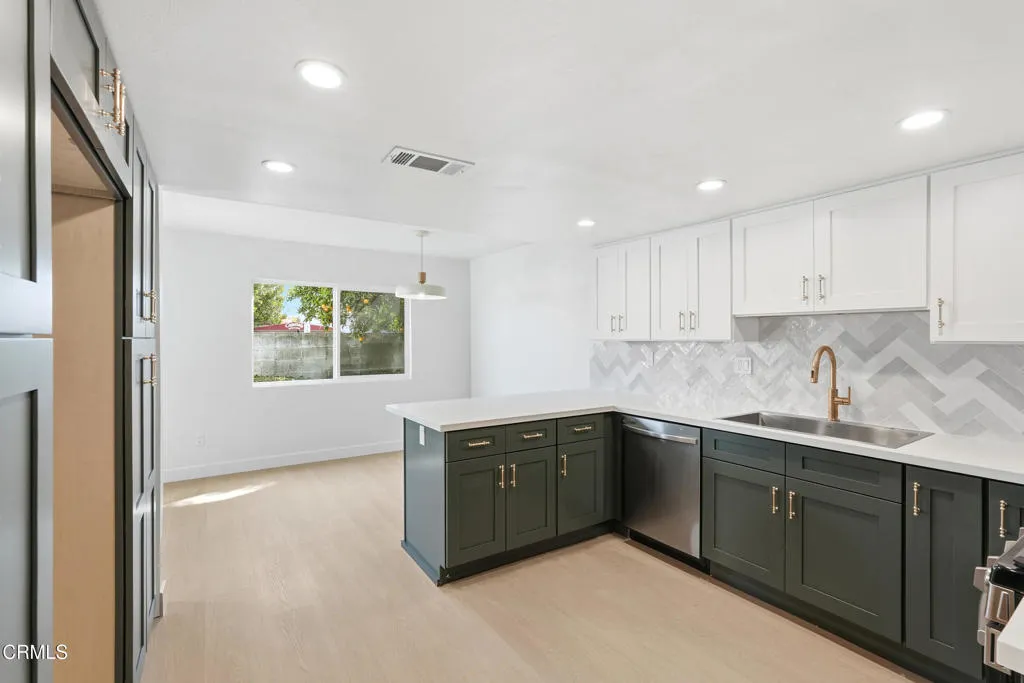 823 Earlham Street 4, Pasadena, California 91101 home-pic-4