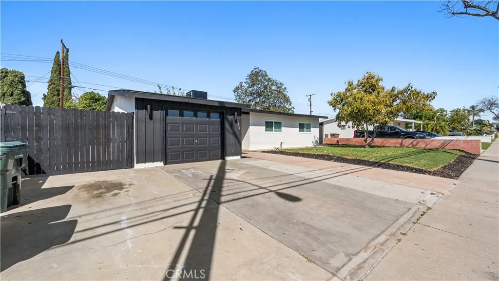 1269 E Vermont Avenue, Anaheim, California 92805 home-pic-3