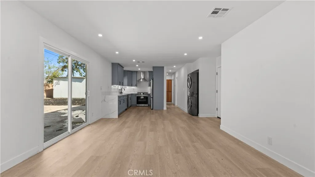 1269 E Vermont Avenue, Anaheim, California 92805 home-pic-8