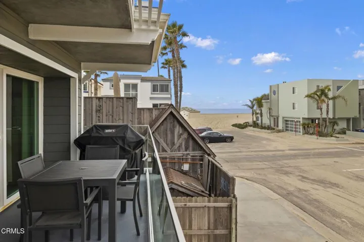 104 La Brea