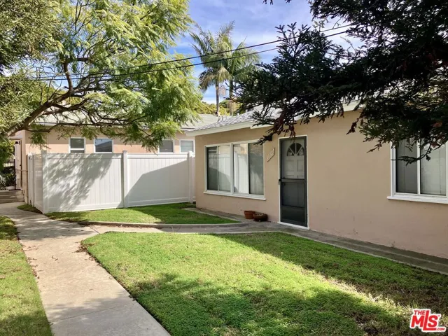 1856 9th Street A, Santa Monica, California 90404