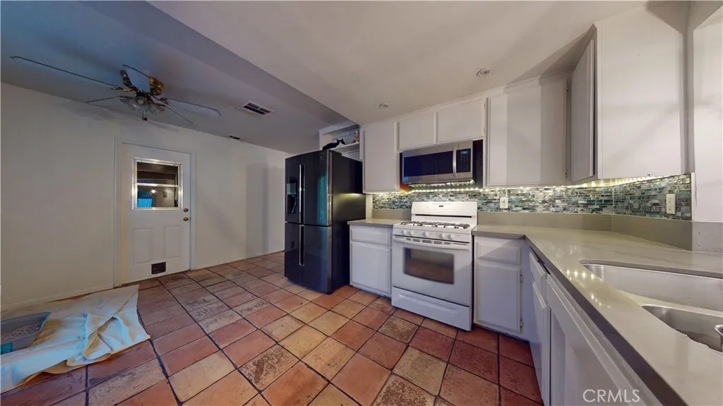 2521 Electric, Upland, California 91784 home-pic-8