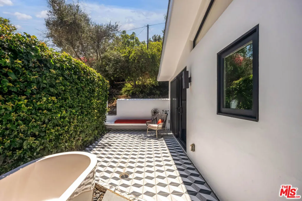 26272 Cool Glen Way, Malibu, California 90265 home-pic-16