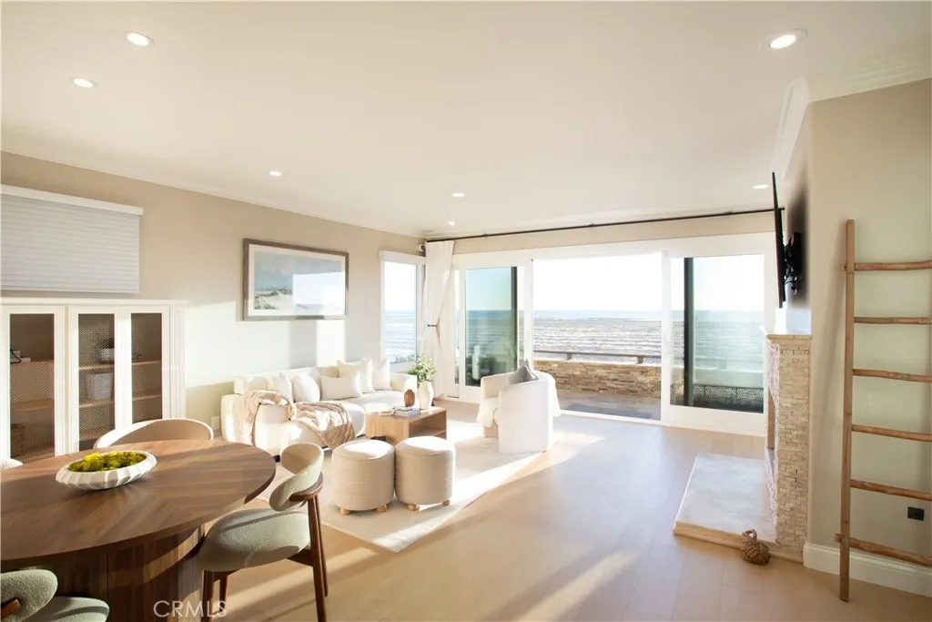 2712 W Oceanfront, Newport Beach, California 92663 home-pic-3