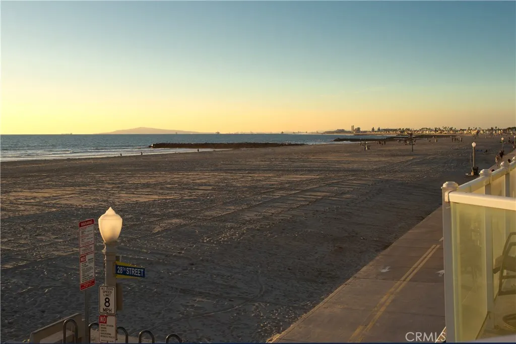 2712 W Oceanfront, Newport Beach, California 92663 home-pic-6