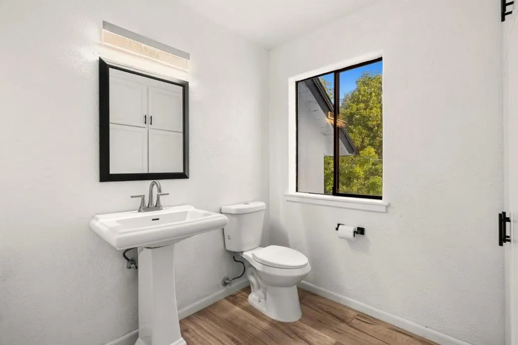 Powder Room - 1/2 Bath