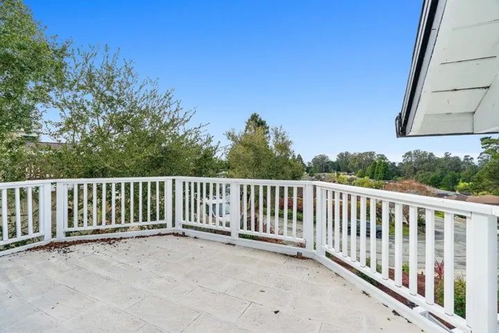 Living Room Deck, Front of House