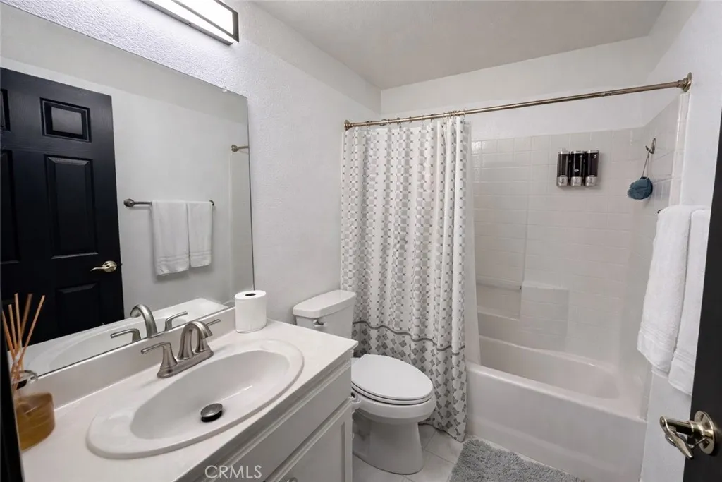 6144 Treehaven Court, Lancaster, California 93536 home-pic-13