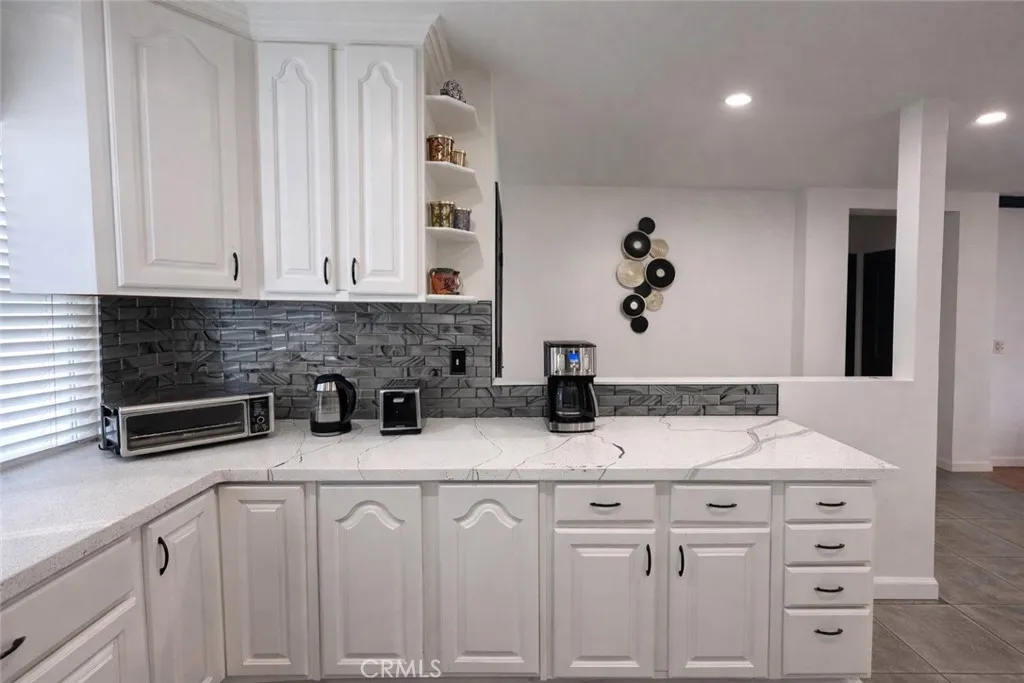 6144 Treehaven Court, Lancaster, California 93536 home-pic-4
