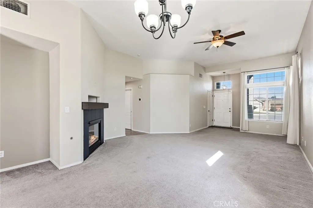 6615 N Babigian, Fresno, California 93722 home-pic-7