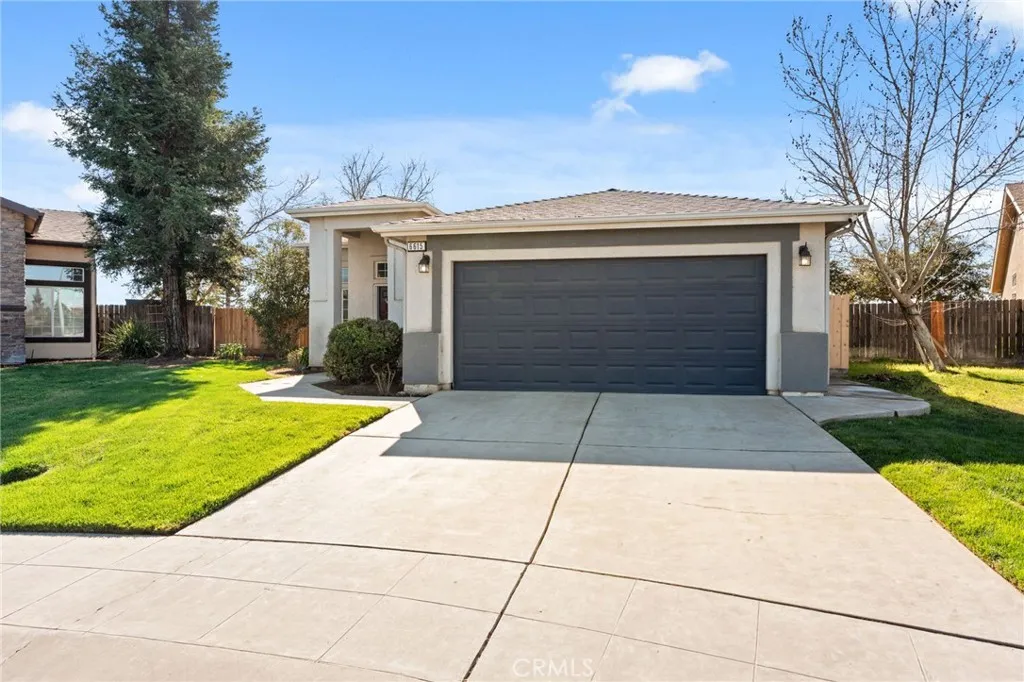6615 N Babigian, Fresno, California 93722 home-pic-34