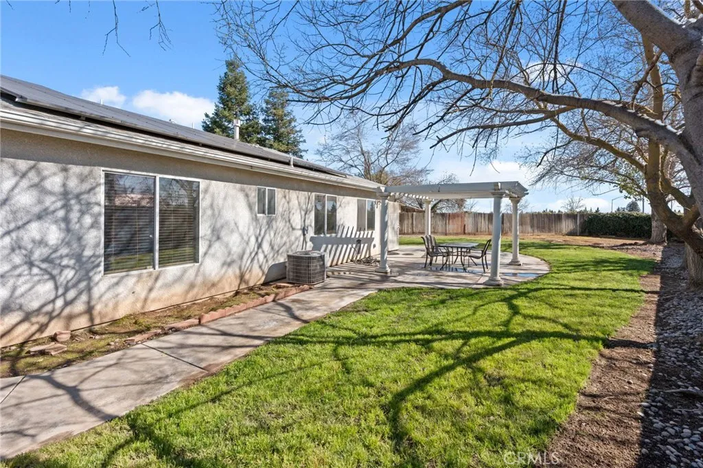 6615 N Babigian, Fresno, California 93722 home-pic-29