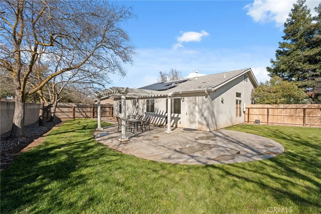6615 N Babigian, Fresno, California 93722 home-pic-32