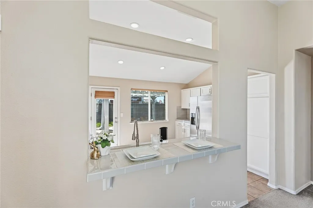 6615 N Babigian, Fresno, California 93722 home-pic-10