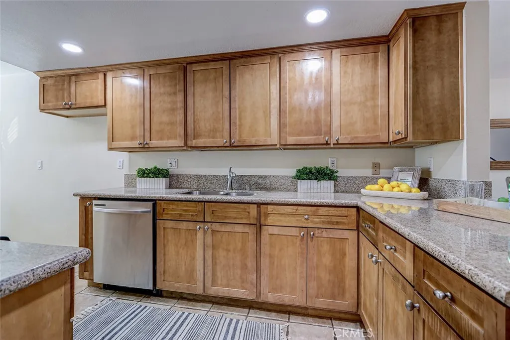2105 Mathews Avenue 11, Redondo Beach, California 90278 home-pic-9
