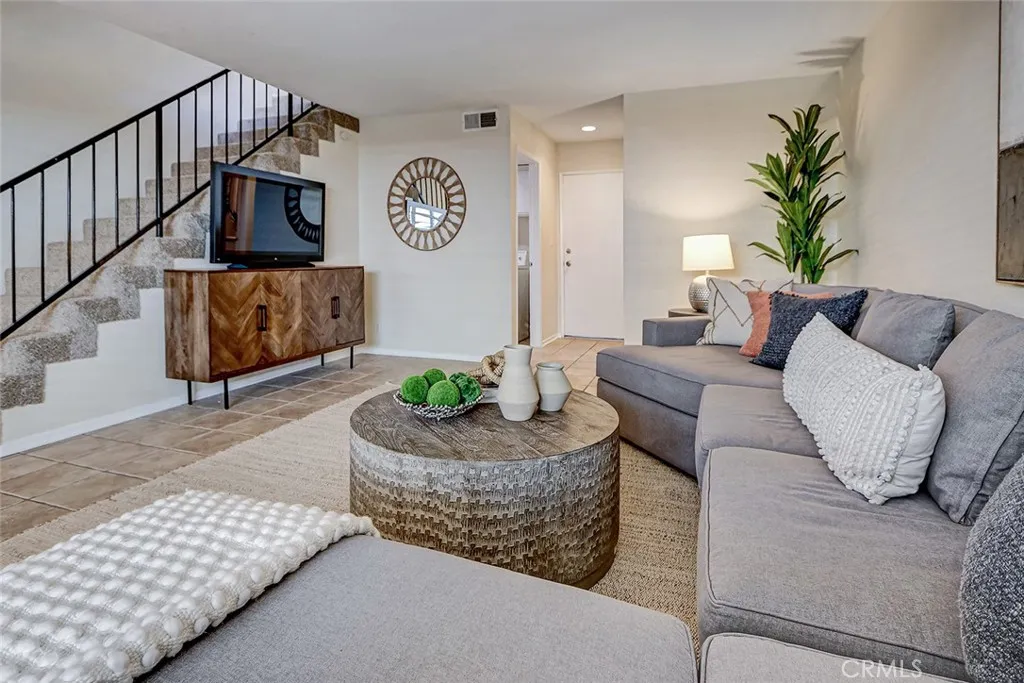 2105 Mathews Avenue 11, Redondo Beach, California 90278 home-pic-20