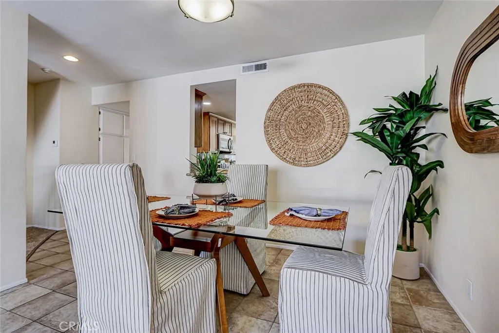 2105 Mathews Avenue 11, Redondo Beach, California 90278 home-pic-8