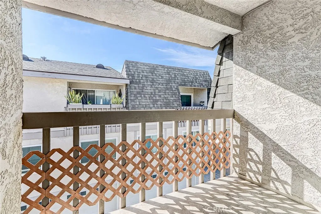 2105 Mathews Avenue 11, Redondo Beach, California 90278 home-pic-25