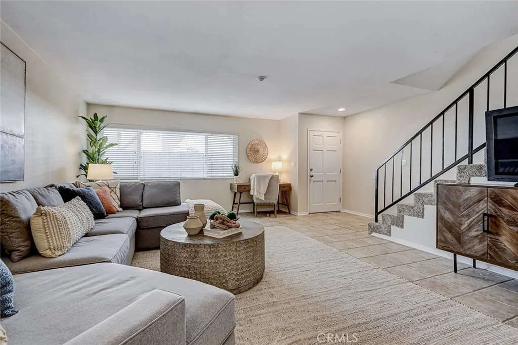 2105 Mathews Avenue 11, Redondo Beach, California 90278 home-pic-17