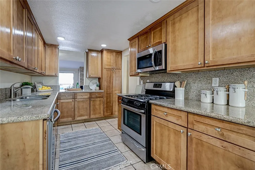 2105 Mathews Avenue 11, Redondo Beach, California 90278 home-pic-10