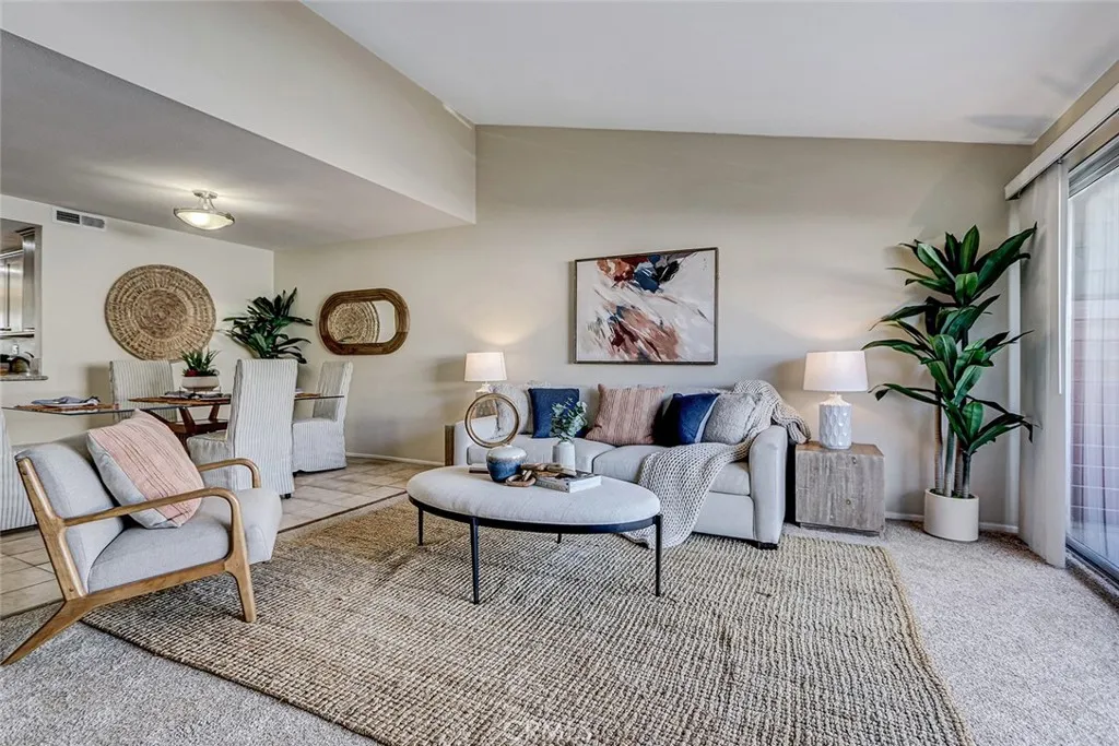 2105 Mathews Avenue 11, Redondo Beach, California 90278 home-pic-4