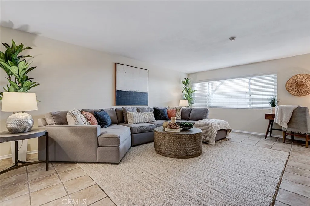 2105 Mathews Avenue 11, Redondo Beach, California 90278 home-pic-18