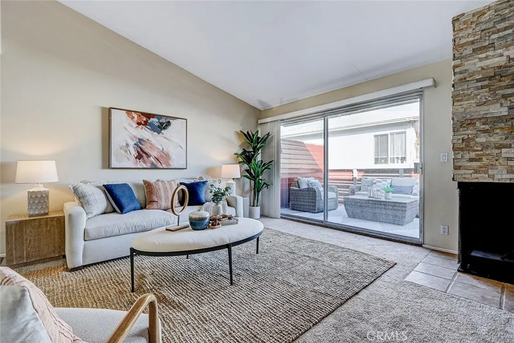 2105 Mathews Avenue 11, Redondo Beach, California 90278 home-pic-3