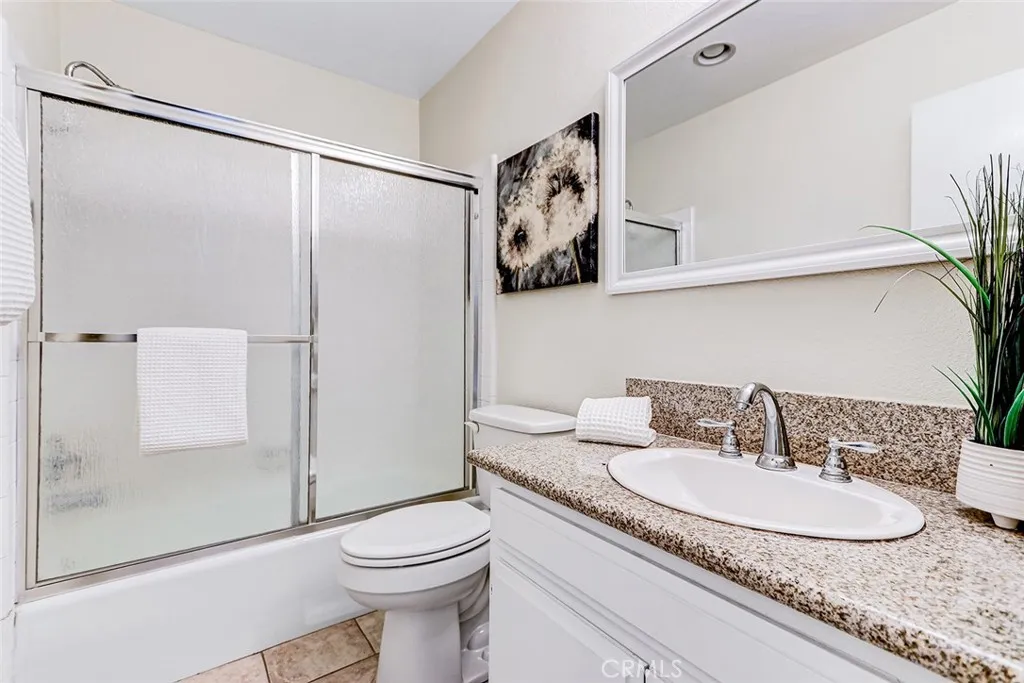 2105 Mathews Avenue 11, Redondo Beach, California 90278 home-pic-32