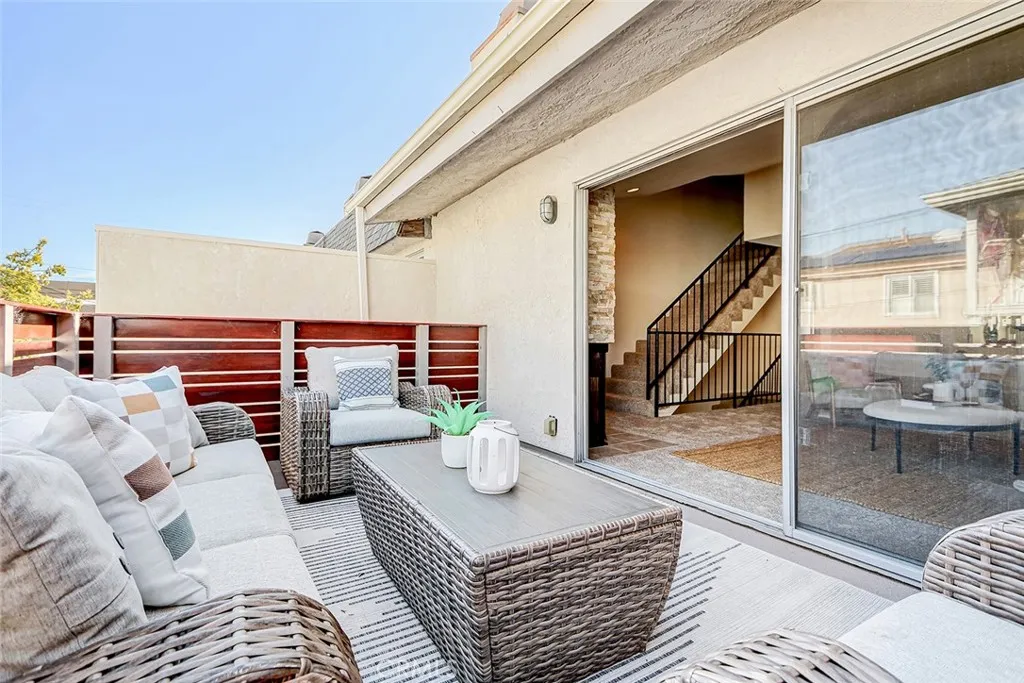 2105 Mathews Avenue 11, Redondo Beach, California 90278 home-pic-6
