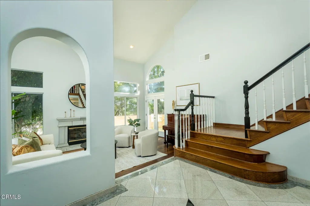 1985 Erin Way, Glendale, California 91206 home-pic-4