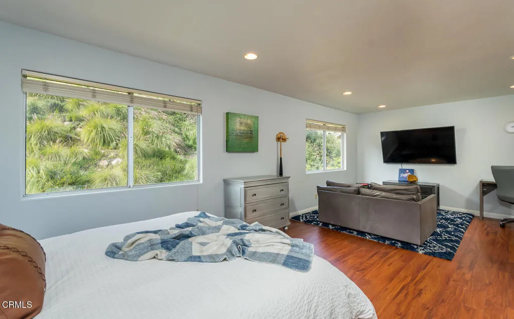 1985 Erin Way, Glendale, California 91206 home-pic-42