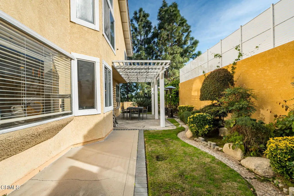 1985 Erin Way, Glendale, California 91206 home-pic-54