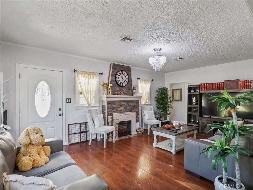 1148 Justin Avenue, Glendale, California 91201 home-pic-7
