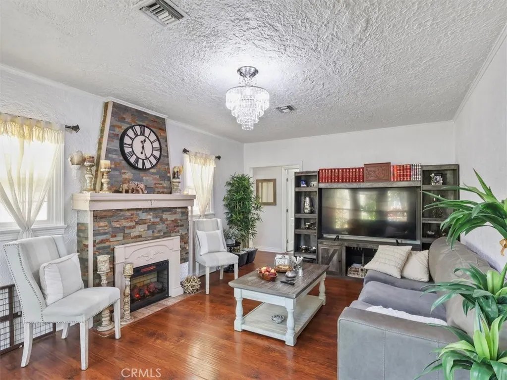 1148 Justin Avenue, Glendale, California 91201 home-pic-13