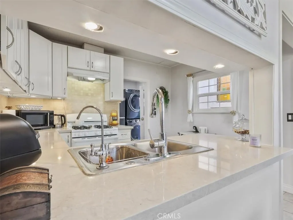 1148 Justin Avenue, Glendale, California 91201 home-pic-14