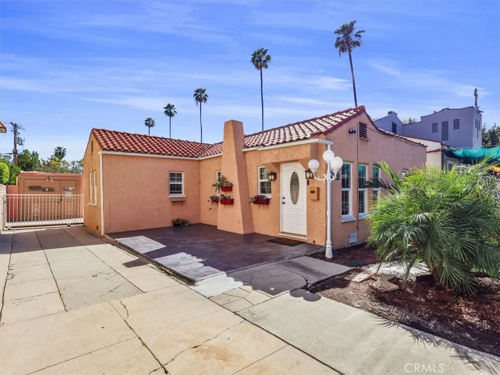 1148 Justin Avenue, Glendale, California 91201 home-pic-1