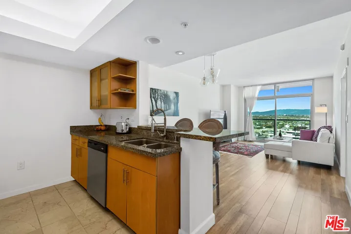 13700 Marina Pointe Drive 1022, Marina Del Rey, California 90292