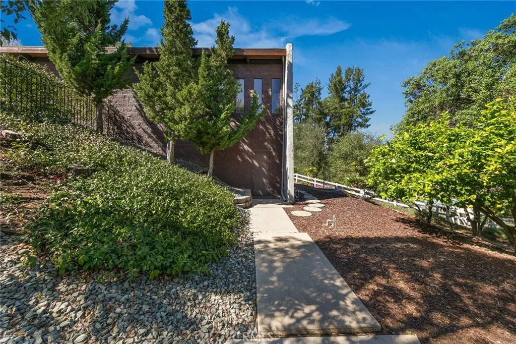 780 Singing Vista, El Cajon, California 92019 home-pic-34