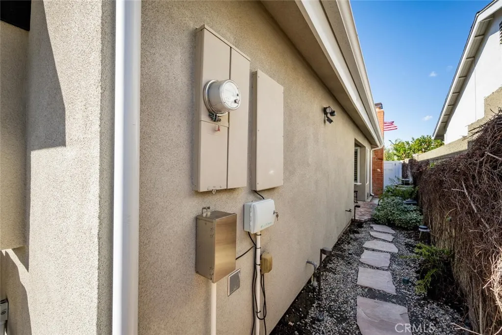 4424 Hazelnut Avenue, Seal Beach, California 90740 home-pic-67