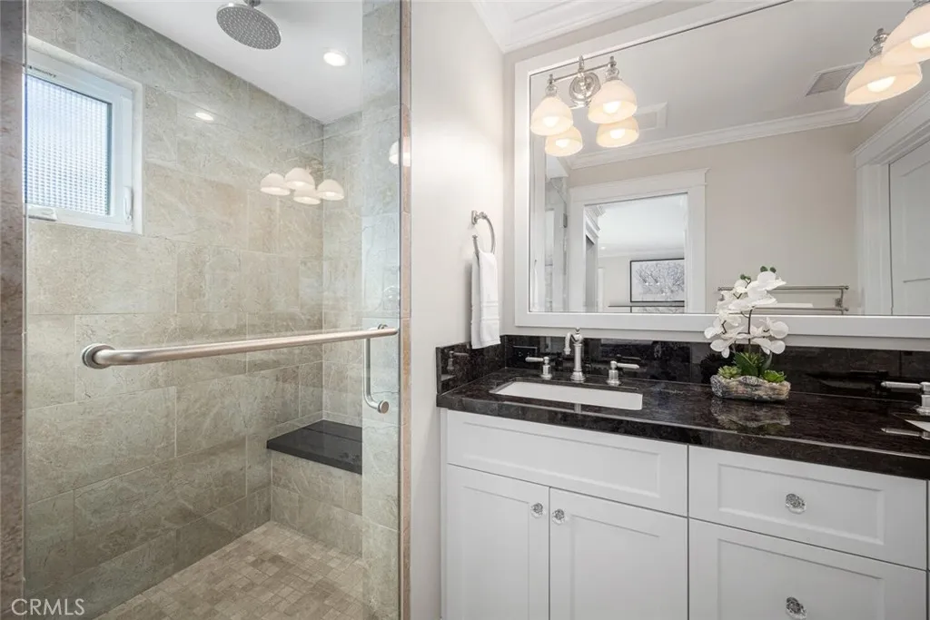4424 Hazelnut Avenue, Seal Beach, California 90740 home-pic-36