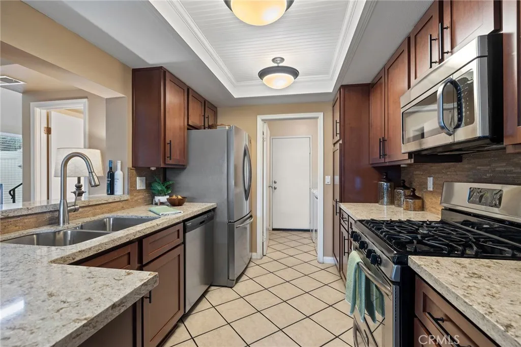 345 S Monte Vista, La Habra, California 90631 home-pic-15
