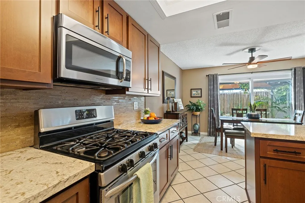 345 S Monte Vista, La Habra, California 90631 home-pic-17