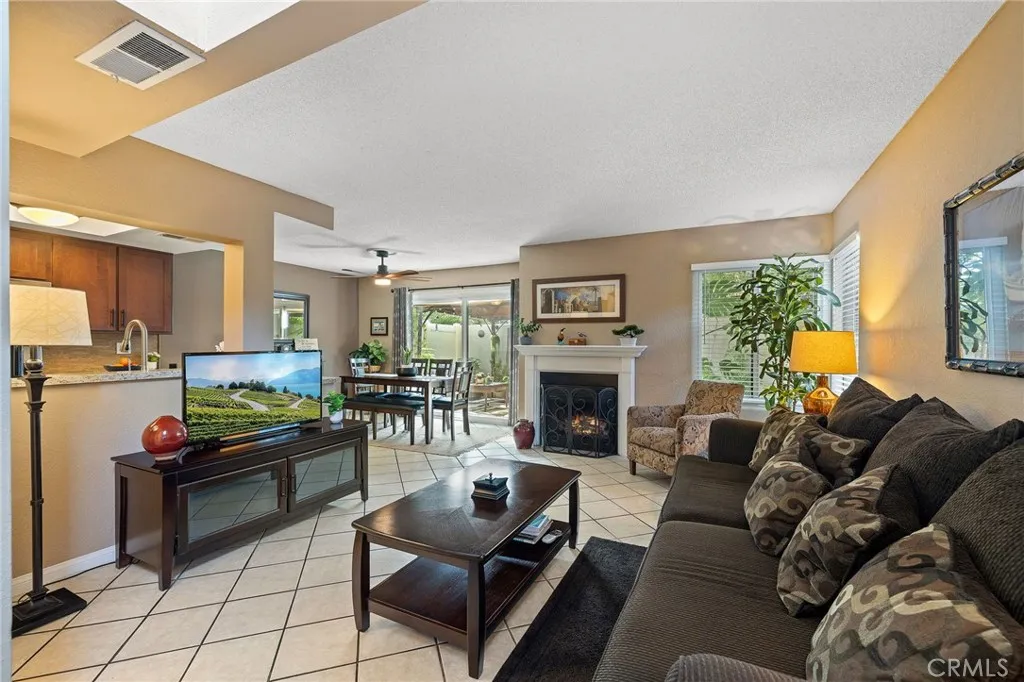 345 S Monte Vista, La Habra, California 90631 home-pic-8