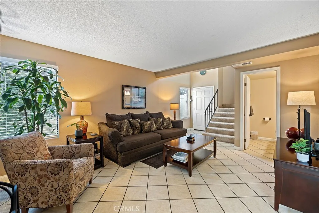 345 S Monte Vista, La Habra, California 90631 home-pic-10