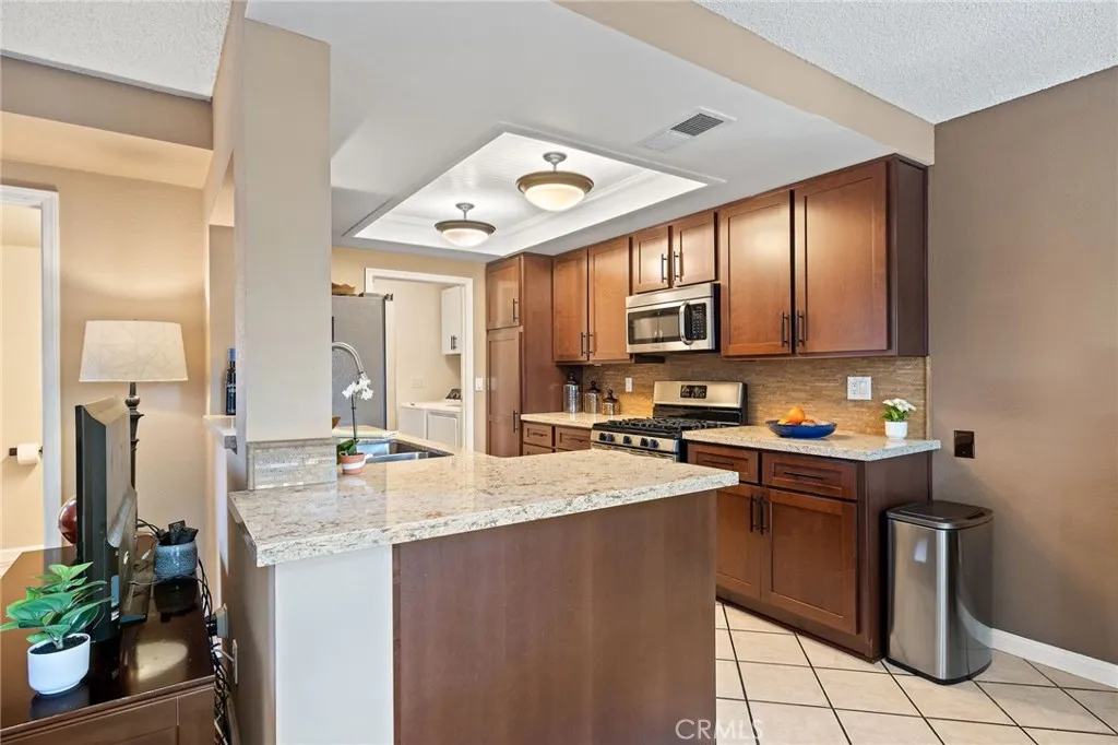 345 S Monte Vista, La Habra, California 90631 home-pic-13