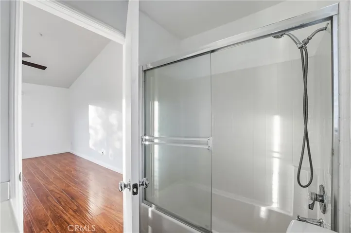 Primary Bedroom Tub/Shower Combo