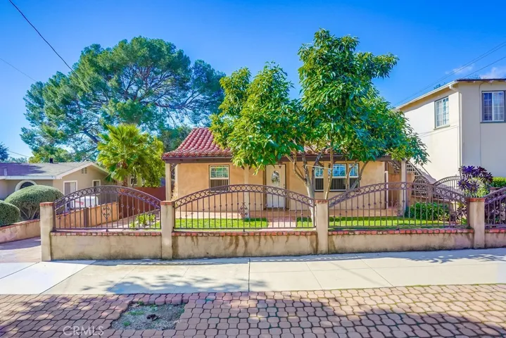 2504 Piedmont Avenue, Montrose, California 91020